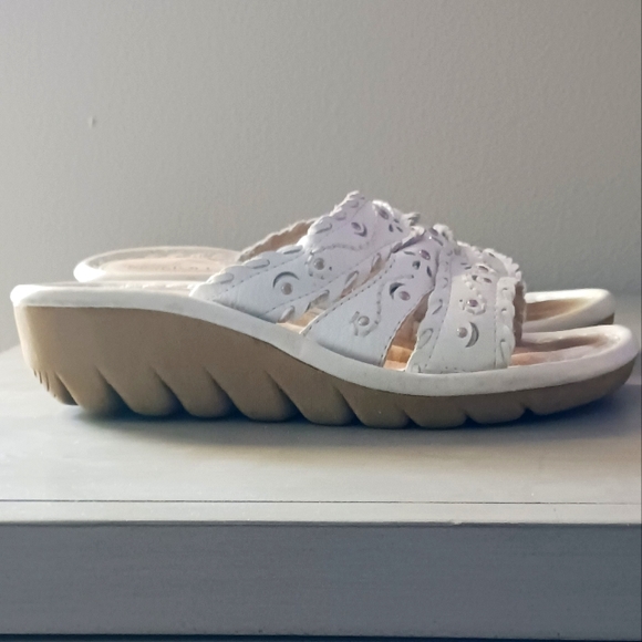 Strictly Comfort sandal - Picture 1 of 8